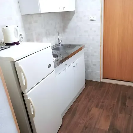 Apartment 17